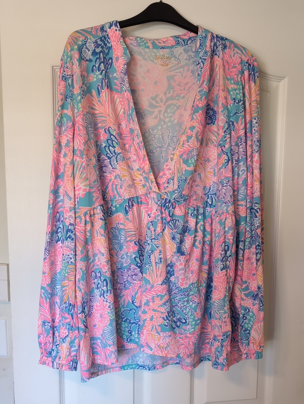 Lilly Pulitzer Vibrant Pink & Blue Floral V-Neck Women’s Top